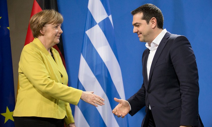  Berlin aidera Athènes à éviter la faillite - ảnh 1